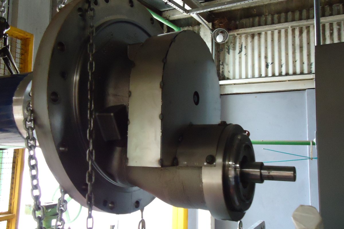 Desmontagem do conjunto de compressor centrífugo